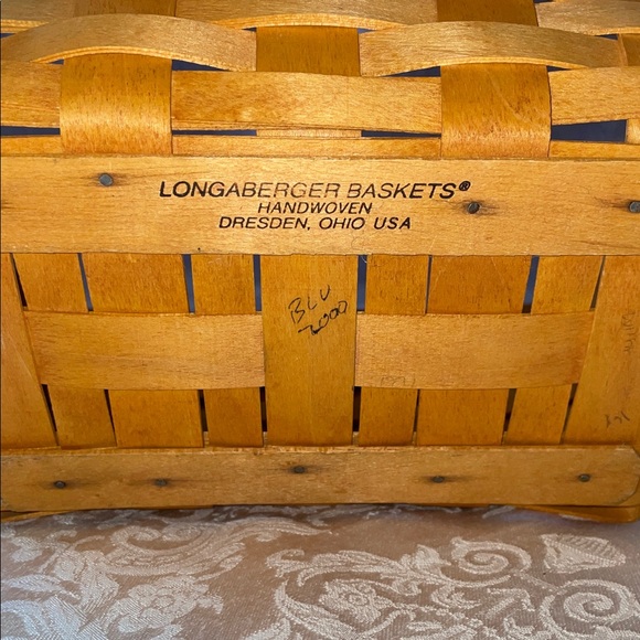 Vintage Longaberger Handwoven Basket in Warm Brown.   Discontinued basket. - Picture 6 of 6